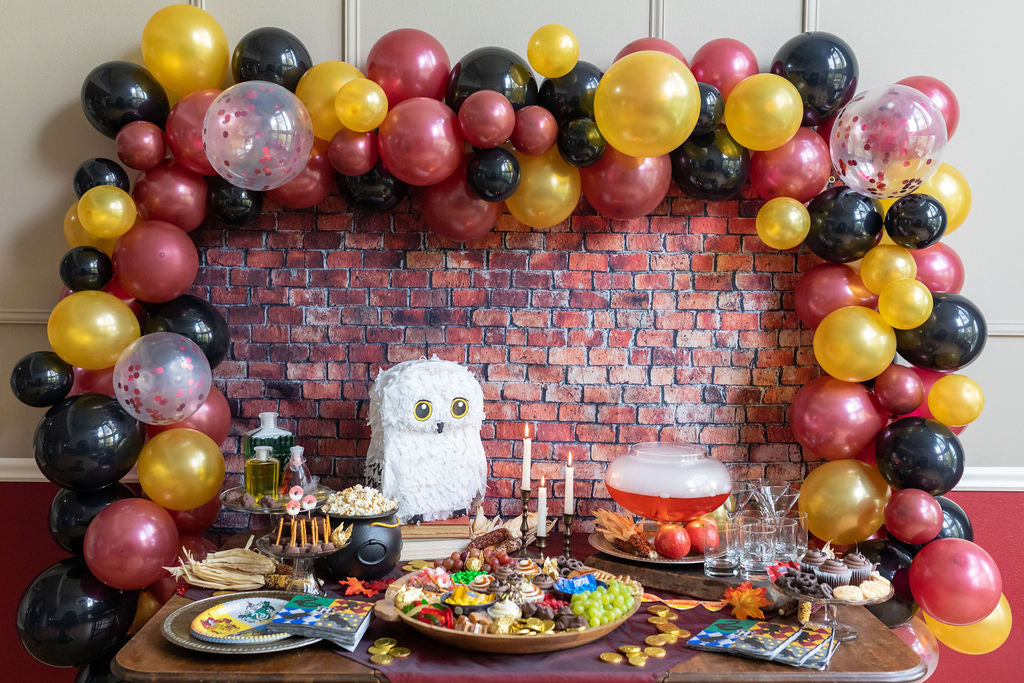 How to Create a Magical Wizard Balloon Garland  Harry potter balloons,  Harry potter theme birthday, Harry potter theme party